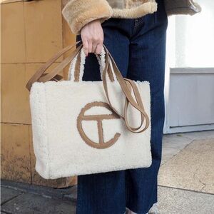 UGG x Telfar Cream and Tan Shearling Reverse Shopper Tote Bag Large